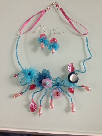 perles et ruban : 30 euros (vendu)